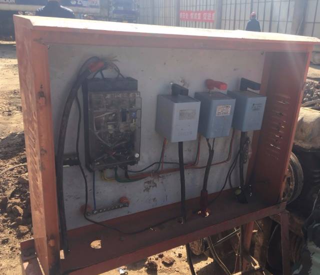 施工現(xiàn)場臨時(shí)用電安全管理要把控的六個(gè)關(guān)鍵_6