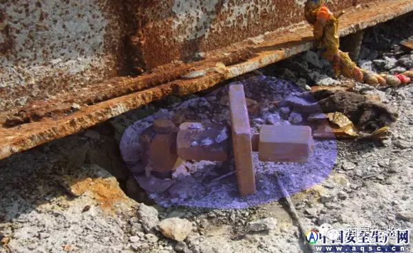 掛籃懸臂澆筑施工現(xiàn)場常見的安全隱患_8