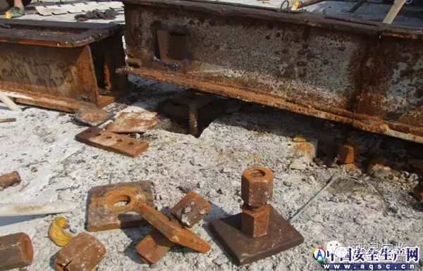 掛籃懸臂澆筑施工現(xiàn)場常見的安全隱患_9