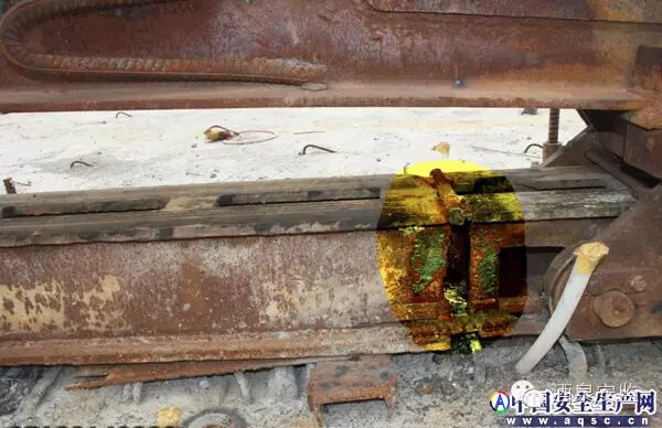 掛籃懸臂澆筑施工現(xiàn)場常見的安全隱患_11