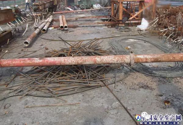 掛籃懸臂澆筑施工現(xiàn)場常見的安全隱患_20