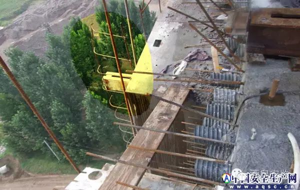 掛籃懸臂澆筑施工現(xiàn)場常見的安全隱患_26