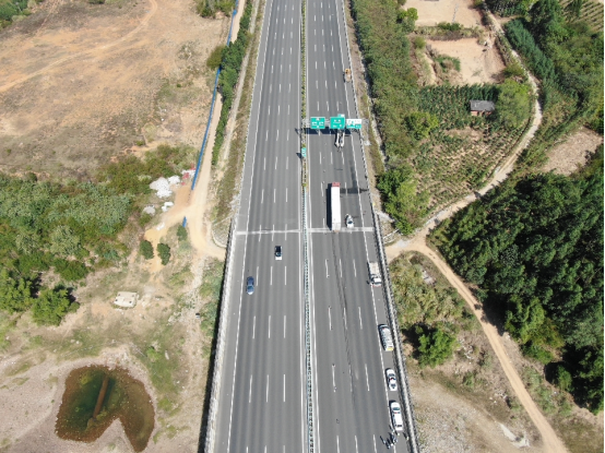 泉南高速公路柳州段“10·30”道路交通事故調(diào)查報(bào)告