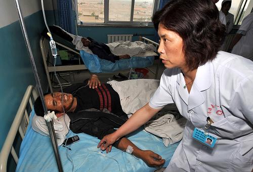 寧夏海原致11死31傷車(chē)禍系嚴(yán)重超員所致(組圖)