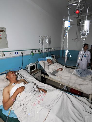 寧夏海原致11死31傷車(chē)禍系嚴(yán)重超員所致(組圖)